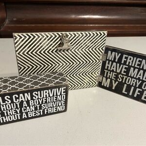 Black and White Decorative Friend Quote Blocks